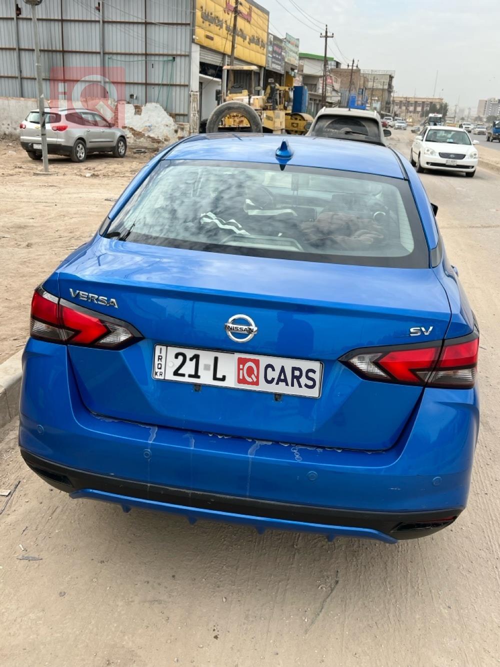 نيسان فيرسا